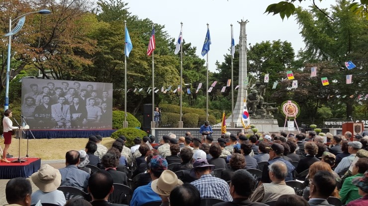 실외용 - 6.25참전제65주년기념식에 200인치 전광판 임대